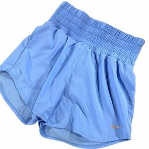 Nike Women's Athletic Shorts Light Blue Small
